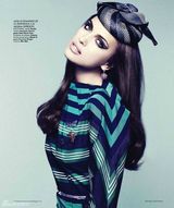 高清组图：C罗女友伊莉娜-莎伊克烟熏妆登杂志