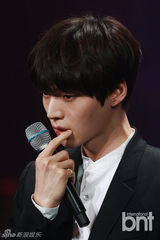 组图：昭宥郑基高打榜夺冠 《星星》允才任主持