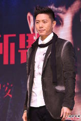 组图：韦礼安新专辑遇瓶颈 生日得内衣蛋糕醒脑