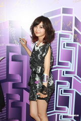 容祖儿大胆想拍内衣广告 Twins写真拼嫩模(图)