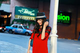 组图：张静初时尚英伦街拍 蕾丝礼帽诠释维多利亚风