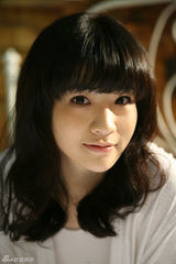 组图：香香白衣素颜拍大片 温馨浪漫秀动人一面