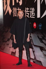 组图：2012新浪微博之夜红毯-好声音学员李代沫