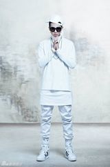 组图：防弹少年团曝回归宣传照演绎纯白之美