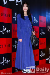 组图：李妍熙郑丽媛等靓装助阵《Monster》试映