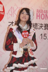 组图：日本组合AKB48成员香港会歌迷热情亲民