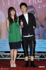 组图：韦礼安电影处女作上映 称票房破亿即裸泳