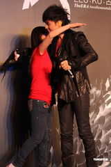 组图：古巨基三年磨一剑再发声 张柏芝令其请客