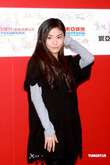 幻灯图：贡米签约黎明旗下 舒淇红装现身与旧爱同台