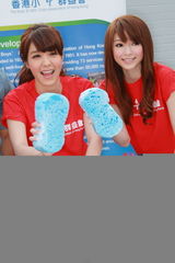 组图：官恩娜否认被林峰摸胸 澄清与旧爱复合