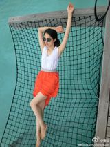 组图：董璇赶赴郑钧刘芸婚礼 海岛悠闲放松