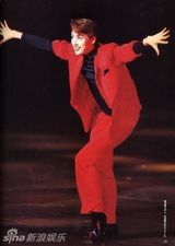 组图：天海佑希46岁生日 宝冢男角剧照大放送