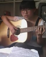 组图：《非诚勿扰》黄菡女儿近照 刘海齐眉