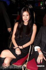 高清组图：黎明演唱会变换多套华服 乐基儿捧场观看