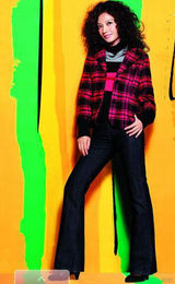 幻灯集：赵薇秀冬日暖装俏皮 青春气息逼人