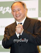 组图：吴宇森访韩新闻发布会 韩国导演宋海成出席