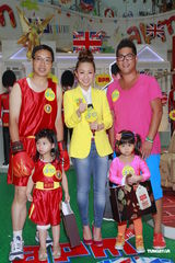 组图：薛凯琪送父亲护肤品 曝杜汶泽美国养病