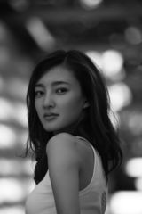 组图：《剩女》热拍 王丽坤演绎黑白诱惑