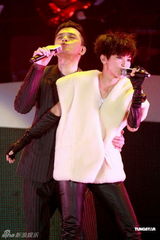 组图：何韵诗大爱林海峰 与黄耀明合办拉阔音乐会