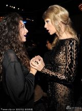 组图：斯威夫特派对变小野豹 透视短裙秀美腿