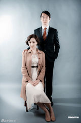 组图：刘心悠首次出演舞台剧 郑嘉颖等到场支持