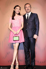 组图：章子怡刘嘉玲倪妮上海看秀笑容满面