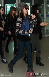 组图：韩团AfterSchool与Davichi赴智利公演