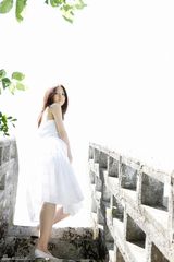 组图：逢泽丽奈夏日写真比基尼秀身材