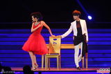 组图：李宇春莫文蔚魅惑合唱 红白玫瑰经典上演