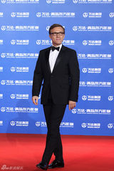 组图：万达百米红毯第二秀 梁朝伟赵薇众星百态