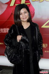 组图：汪明荃香港开唱 造型多变火辣优雅