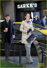 组图：《绯闻女孩》莉顿克劳福德谈心