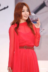 组图：田馥甄台北庆功新专辑 12月将办个唱