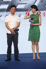 组图：《全民目击》首映  两萌哥打造泪型片