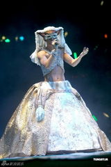 组图：草蜢举办成军25周年演唱会 古天乐站台捧场 