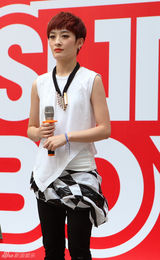 组图：快男北京唱区初选 曾轶可陆虎打气