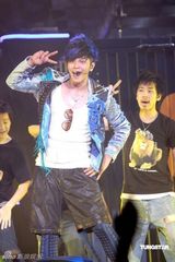 幻灯图：罗志祥香港演唱会落幕 跳《舞娘》掀高潮