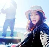 幻灯图：熊乃瑾丽江写真素颜出镜 宛若山水精灵