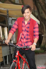 组图：罗志祥度假晒出黝黑肌肤 涨身价谢星爷