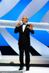 组图：开幕式现场斯皮尔伯格发言 慈祥可爱