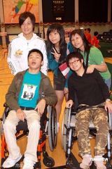 高清图：方力申主持伤健运动会启动仪式 播撒爱心