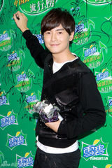 幻灯：雪碧榜周杰伦提携师妹不遗余力 周笔畅称霸