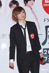 组图：日本团体风男塾现身香港 伪男造型吸引粉丝