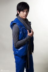 组图：赵文浩拍摄动感写真展现全新自我