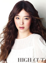 组图：韩团f(x)成员雪莉杂志写真变身春季妖精