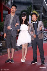 组图：隋棠婚纱装出席《犀利人妻》电影版首映