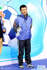 幻灯图：黄健翔演绎快乐足球 炮轰中国足球腐败