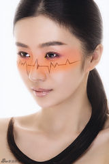 组图：陶慧娜彩妆大片展妆容魅力