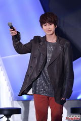 组图：SJ-M赴台中文大升级 动感舞曲High翻全场