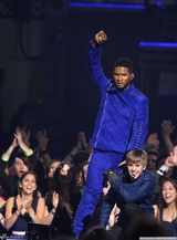 高清图：格莱美现场 贾斯汀-比博师徒同台合作